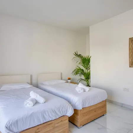 Modern, 2-br With Valletta View Apartamento Tal-Pietà