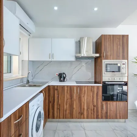 Modern, 2-br With Valletta View