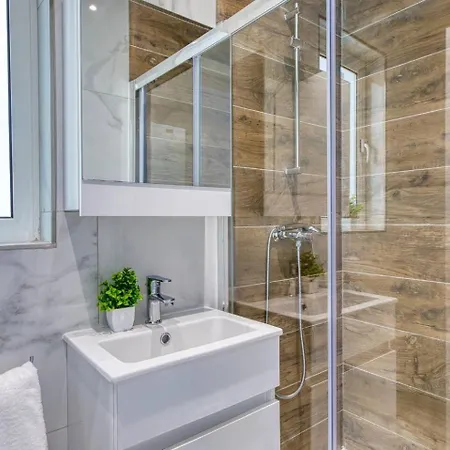 Modern, 2-br With Valletta View *